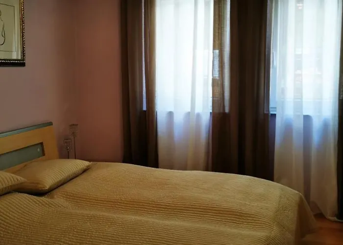 Tolle, gemütliche, voll möblierte 3 Zimmer Wohnung.