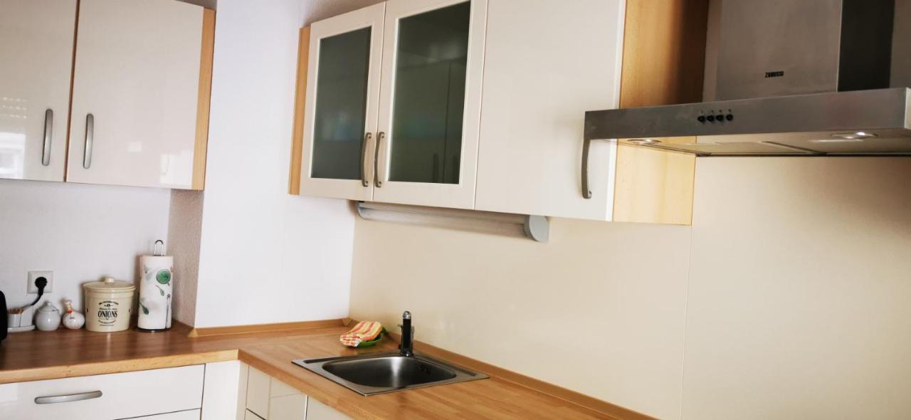 Tolle, Gemütliche, Voll Möblierte 3 Zimmer Wohnung.